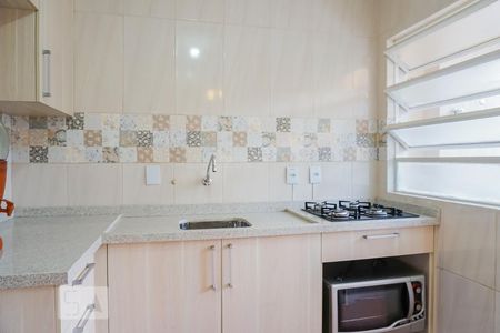 Cozinha  de apartamento à venda com 1 quarto, 60m² em Passo da Areia, Porto Alegre