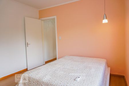 Quarto  de apartamento à venda com 1 quarto, 60m² em Passo da Areia, Porto Alegre