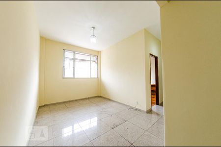 Apartamento à venda com 74m², 2 quartos e sem vagaSala