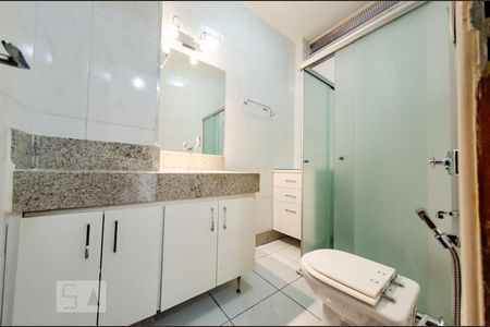 Banheiro de apartamento à venda com 2 quartos, 74m² em Centro, Belo Horizonte