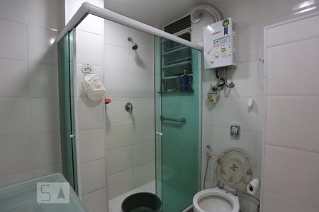 Banheiro de apartamento à venda com 1 quarto, 41m² em Copacabana, Rio de Janeiro
