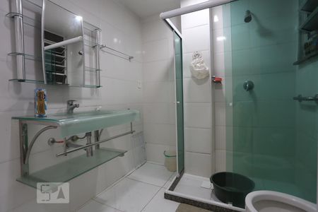 Banheiro de apartamento à venda com 1 quarto, 41m² em Copacabana, Rio de Janeiro