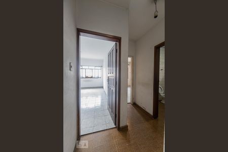 Corredor de casa à venda com 3 quartos, 184m² em Vila Santo Estevão, São Paulo