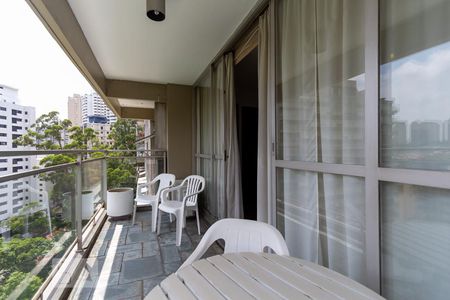 Varanda da sala de apartamento à venda com 4 quartos, 174m² em Real Parque, São Paulo