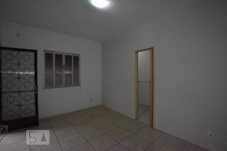 Quarto 1 de casa à venda com 1 quarto, 40m² em Braz de Pina, Rio de Janeiro