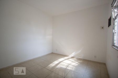 Quarto 1 de casa à venda com 1 quarto, 40m² em Braz de Pina, Rio de Janeiro