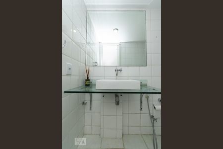 BANHEIRO SOCIAL de apartamento à venda com 2 quartos, 65m² em Inga, Niterói