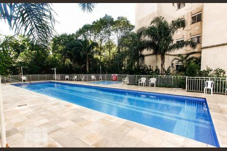 Apartamento à venda com 62m², 3 quartos e 1 vaga Apartamento à venda com 62m², 3 quartos e 1 vagaÁrea comum - Piscina