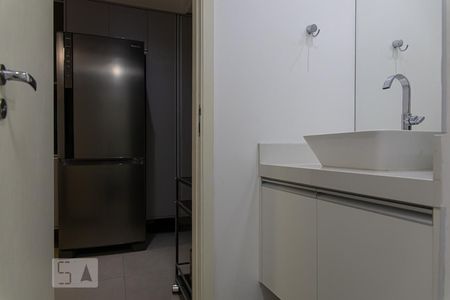 Banheiro de kitnet/studio para alugar com 1 quarto, 36m² em Consolação, São Paulo