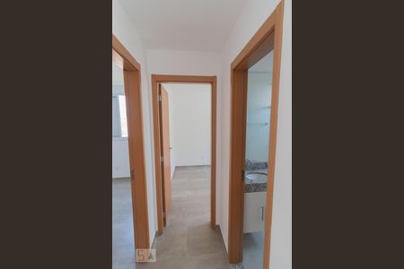 Corredor de apartamento para alugar com 2 quartos, 42m² em Jardim Iris, São Paulo