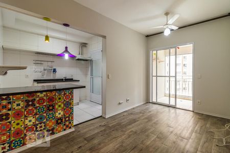 Sala de apartamento para alugar com 3 quartos, 73m² em Jardim Tupanci, Barueri