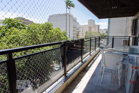Varanda de apartamento à venda com 4 quartos, 130m² em Tijuca, Rio de Janeiro
