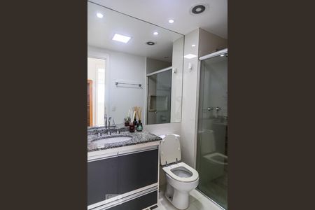 Banheiro de apartamento à venda com 2 quartos, 71m² em Santo Amaro, São Paulo