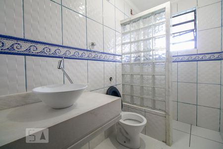 Banheiro de casa à venda com 4 quartos, 200m² em Jardim Record, São Paulo