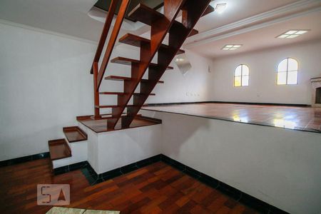 Sala de casa à venda com 4 quartos, 200m² em Jardim Record, São Paulo