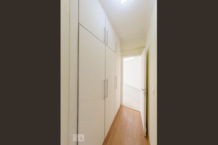 Corredor de apartamento para alugar com 3 quartos, 167m² em Cambuí, Campinas