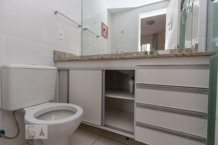 Banheiro da Suíte de apartamento para alugar com 3 quartos, 80m² em Ouro Preto, Belo Horizonte