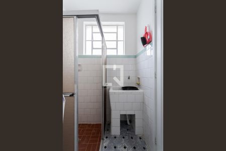 Banheiro de kitnet/studio à venda com 1 quarto, 25m² em Jardim Floresta, Porto Alegre