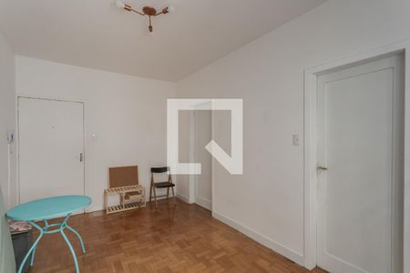 Dormitório de kitnet/studio à venda com 1 quarto, 25m² em Jardim Floresta, Porto Alegre