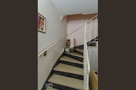 Escadas de casa à venda com 4 quartos, 220m² em Mirandópolis, São Paulo