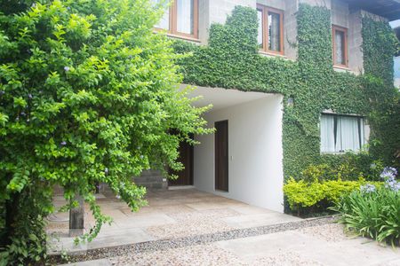 Frente da casa de casa para alugar com 3 quartos, 244m² em Vila Inah, São Paulo