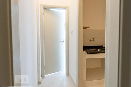 Corredor de Entrada de kitnet/studio à venda com 1 quarto, 32m² em Copacabana, Rio de Janeiro