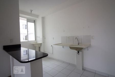 Cozinha de apartamento à venda com 2 quartos, 50m² em Mário Quintana, Porto Alegre