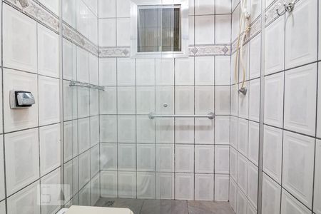 Banheiro de apartamento para alugar com 2 quartos, 54m² em Centro Histórico, Porto Alegre