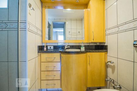 Banheiro de apartamento para alugar com 2 quartos, 65m² em Centro Histórico, Porto Alegre