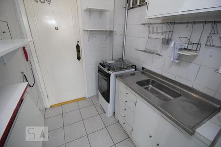 Cozinha de apartamento para alugar com 1 quarto, 28m² em Botafogo, Rio de Janeiro