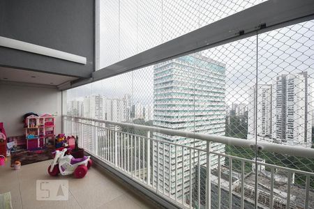 Varanda de apartamento à venda com 4 quartos, 175m² em Vila Suzana, São Paulo
