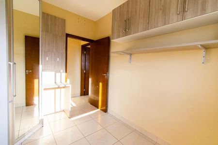 Quarto 01 de apartamento para alugar com 2 quartos, 60m² em Taguatinga Norte (taguatinga), Brasília