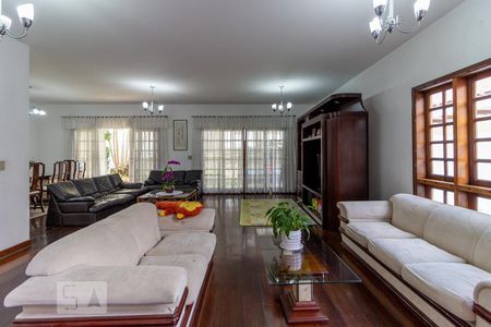 Sala de casa de condomínio para alugar com 5 quartos, 370m² em Alphaville, Santana de Parnaíba