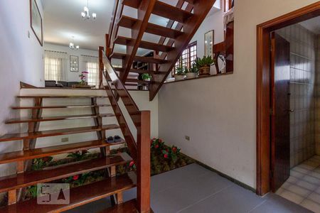 Hall de Entrada de casa de condomínio para alugar com 5 quartos, 370m² em Alphaville, Santana de Parnaíba