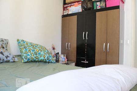 Quarto de apartamento à venda com 2 quartos, 58m² em Jardim Tupanci, Barueri