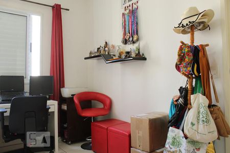 Quarto de apartamento à venda com 2 quartos, 58m² em Jardim Tupanci, Barueri