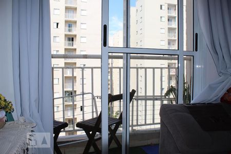 Sacada de apartamento à venda com 2 quartos, 58m² em Jardim Tupanci, Barueri