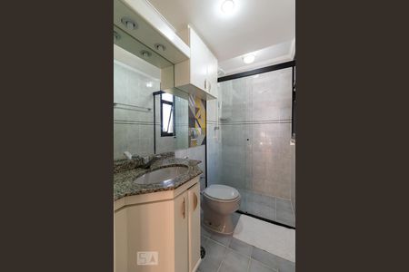 Banheiro de apartamento à venda com 2 quartos, 56m² em Pinheiros, São Paulo