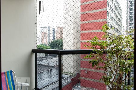 Varanda de apartamento à venda com 2 quartos, 57m² em Indianópolis, São Paulo