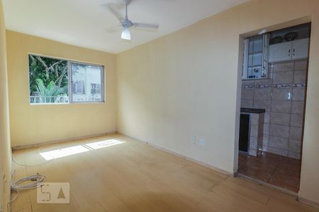 Sala de apartamento à venda com 2 quartos, 46m² em Pechincha, Rio de Janeiro