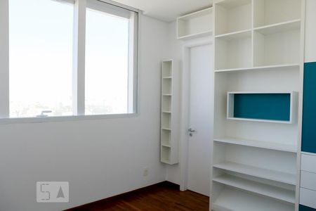 Suíte 1 de apartamento para alugar com 2 quartos, 130m² em Vila Ipojuca, São Paulo