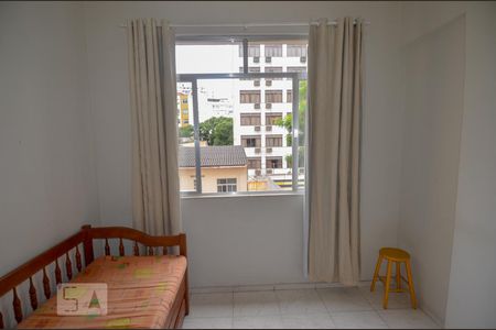 Quarto 1 de apartamento para alugar com 2 quartos, 50m² em Catete, Rio de Janeiro