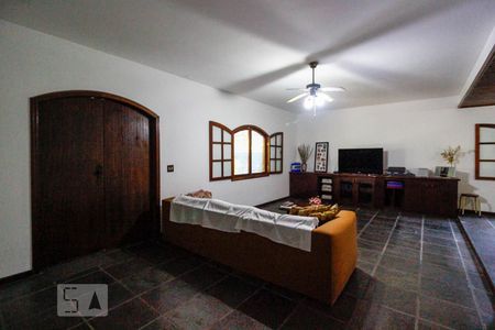 Sala de casa à venda com 3 quartos, 500m² em Vargem Grande, Rio de Janeiro