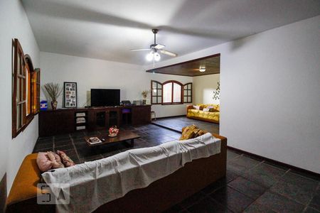 Sala de casa à venda com 3 quartos, 500m² em Vargem Grande, Rio de Janeiro