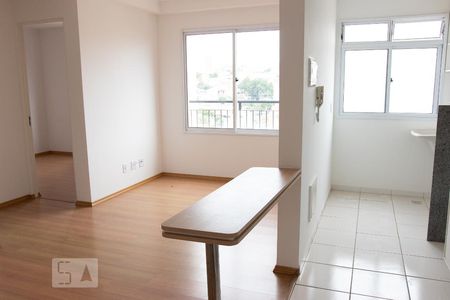 Detalhe Sala de apartamento para alugar com 2 quartos, 64m² em Vila Satúrnia, Campinas