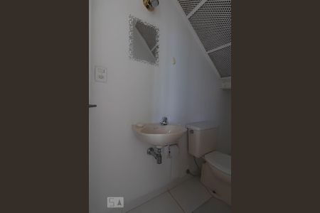 Lavabo de apartamento para alugar com 1 quarto, 50m² em Brooklin Paulista, São Paulo