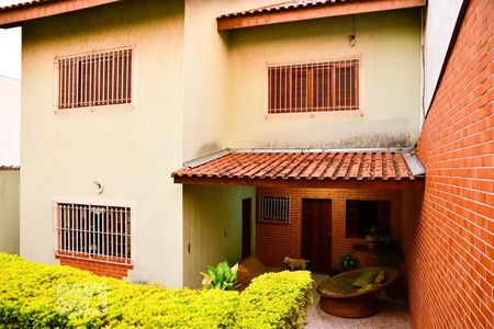 Casa à venda com 474m², 4 quartos e sem vaga Casa à venda com 474m², 4 quartos e sem vagaVista do Imóvel Fundos