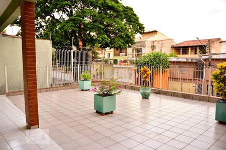 Casa à venda com 474m², 4 quartos e sem vaga Casa à venda com 474m², 4 quartos e sem vagaVista da Sacada