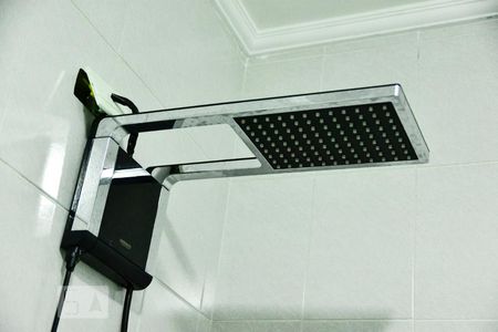 Casa à venda com 474m², 4 quartos e sem vaga Casa à venda com 474m², 4 quartos e sem vagaChuveiro