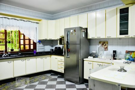 Casa à venda com 474m², 4 quartos e sem vaga Casa à venda com 474m², 4 quartos e sem vagaCozinha - Armários